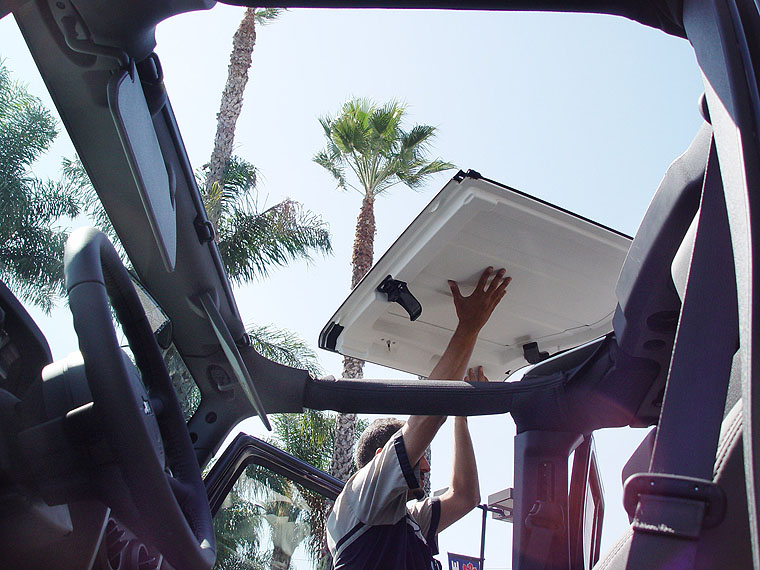 Jeep JK Wrangler & UnlimitedFreedom Top Removal – 